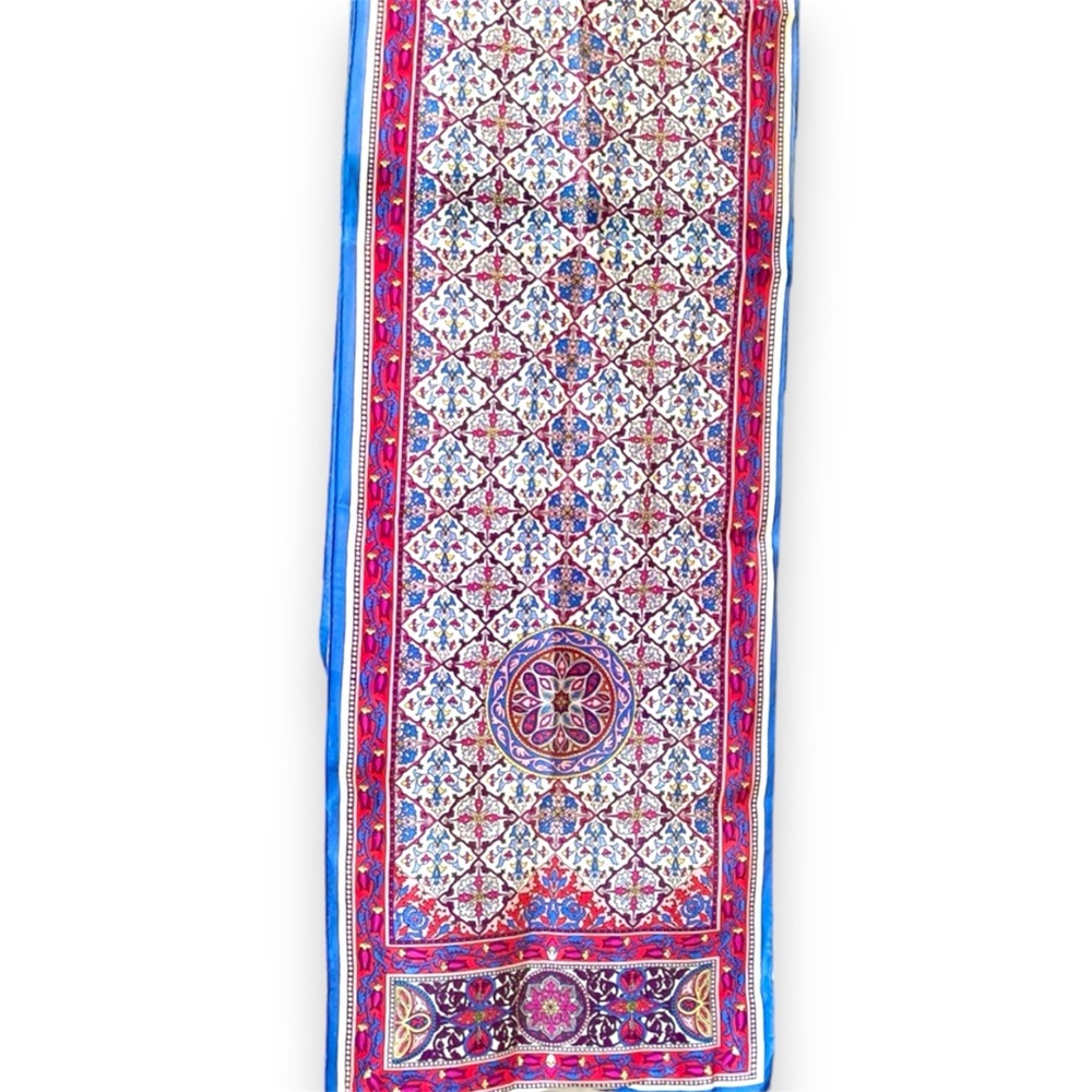 🤩 Vntg Oscar de la Renta Silk Floral Arabesque Scarf - Picture 7 of 12